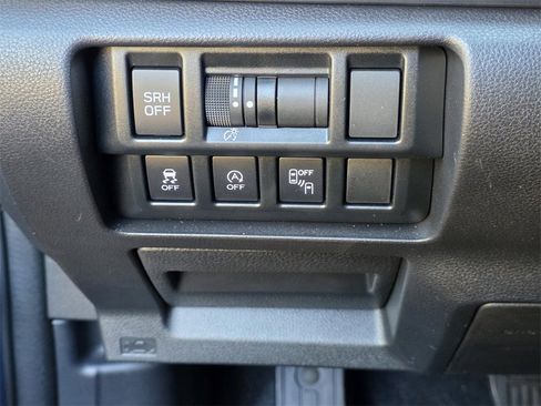 Used 2023 Subaru Crosstrek 2.5i Limited w/ Moonroof Package image 27