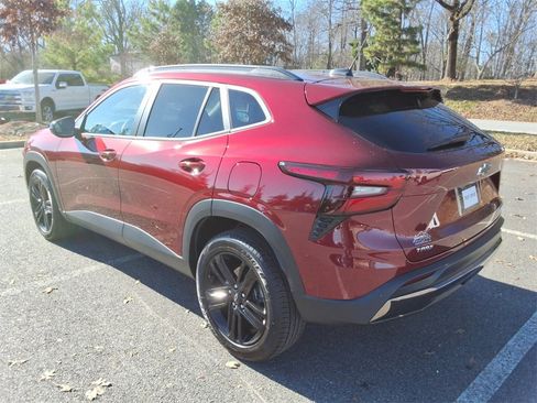 Certified 2024 Chevrolet Trax ACTIV w/ Sunroof Package image 7