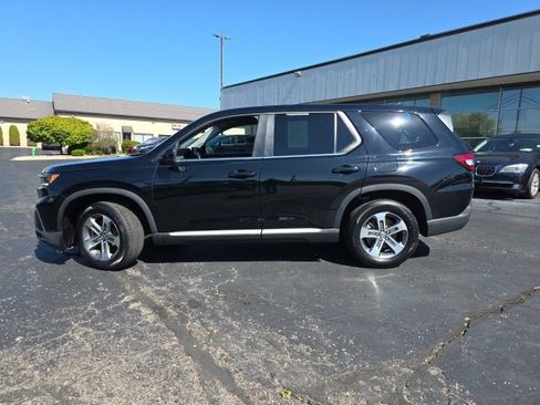 Used 2024 Honda Pilot EX-L image 3