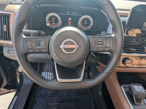 Used 2023 Nissan Pathfinder Platinum w/ Cargo Package image 22