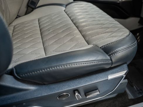 Used 2022 Ford F150 Limited image 41