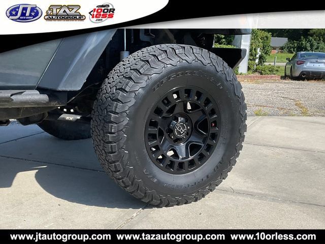Used 2017 Jeep Wrangler Unlimited Rubicon AWD/4WD image 9