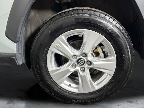 Used 2020 Toyota RAV4 XLE w/ Convenience Package FWD image 48