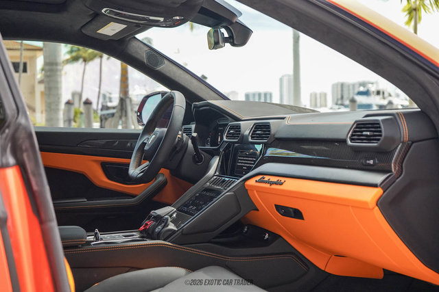 Used 2024 Lamborghini Urus S AWD/4WD image 53