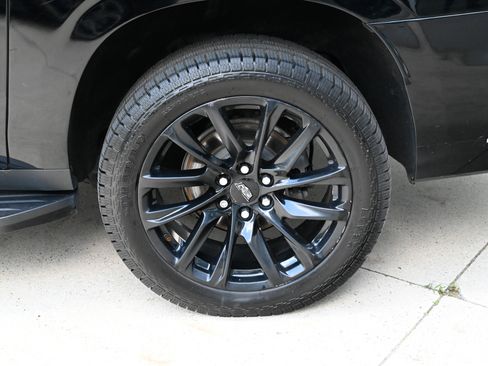 Used 2021 Cadillac Escalade ESV Premium Luxury AWD/4WD image 11