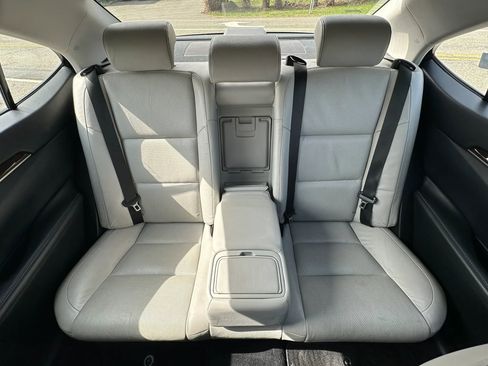 Used 2013 Lexus ES 350 w/ Luxury Pkg FWD image 17