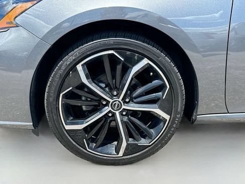 Used 2024 Nissan Altima 2.5 SR FWD image 29