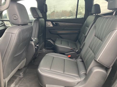 Used 2025 Buick Enclave Avenir w/ Super Cruise Package image 4