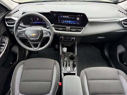 Used 2025 Chevrolet TrailBlazer LS w/ LS Convenience Package AWD/4WD image 18