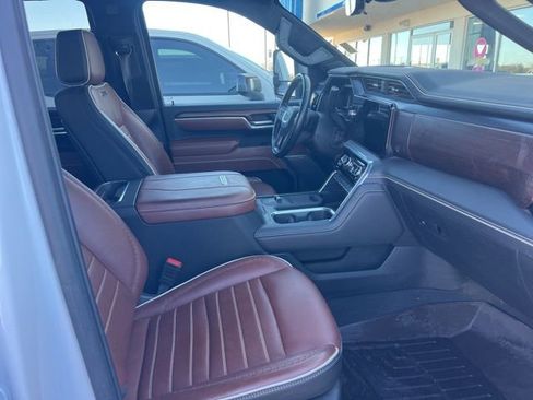 Used 2025 GMC Sierra 2500 Denali Ultimate image 8