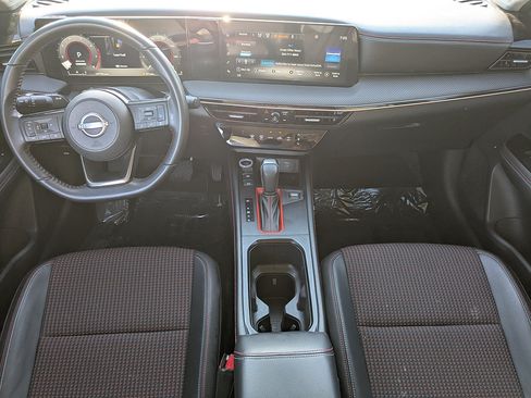 Used 2025 Nissan Kicks SR FWD image 15