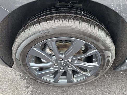 Used 2022 Chevrolet Equinox RS w/ RS Leather Package image 11