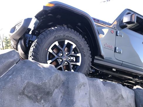 New 2026 Jeep Wrangler Unlimited Rubicon image 2