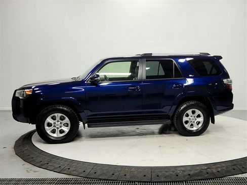 Used 2021 Toyota 4Runner SR5 Premium image 4