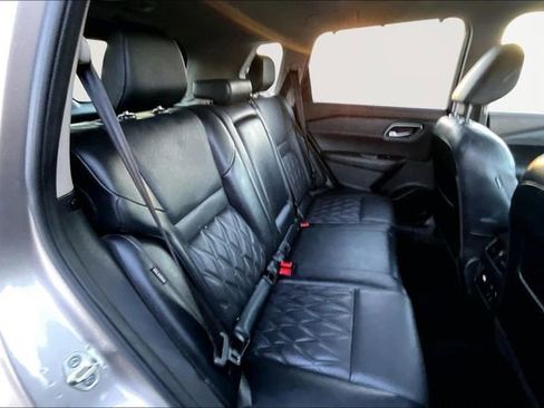 Used 2022 Nissan Rogue Platinum w/ Head-Up Display Package image 17