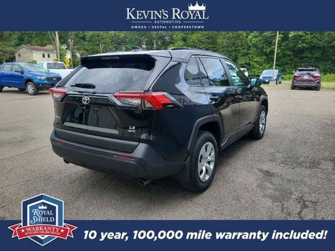 Used 2021 Toyota RAV4 LE AWD/4WD image 6