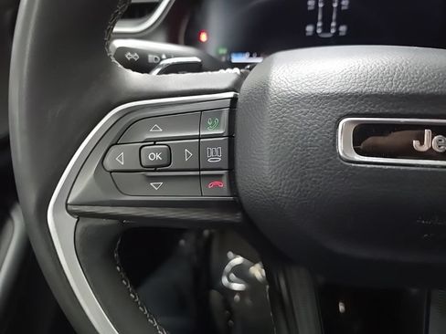 Used 2024 Jeep Grand Cherokee L Laredo AWD/4WD image 19