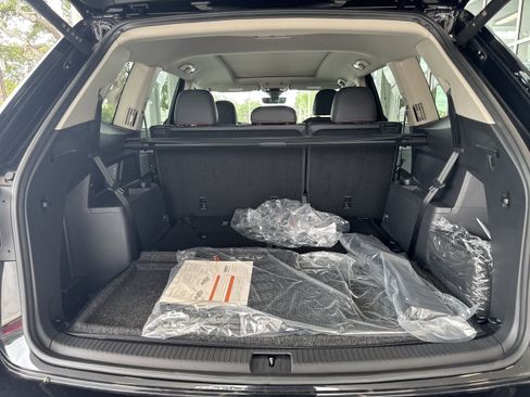 New 2026 Volkswagen Atlas Peak Edition AWD/4WD image 11