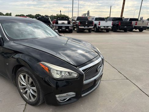 Used 2015 INFINITI Q70 3.7 RWD image 2