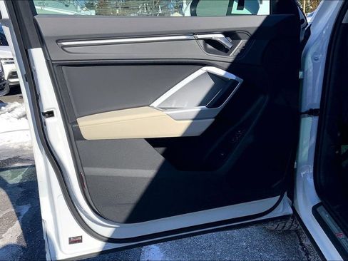 Used 2023 Audi Q3 2.0T Premium Plus w/ Premium Plus Package image 21