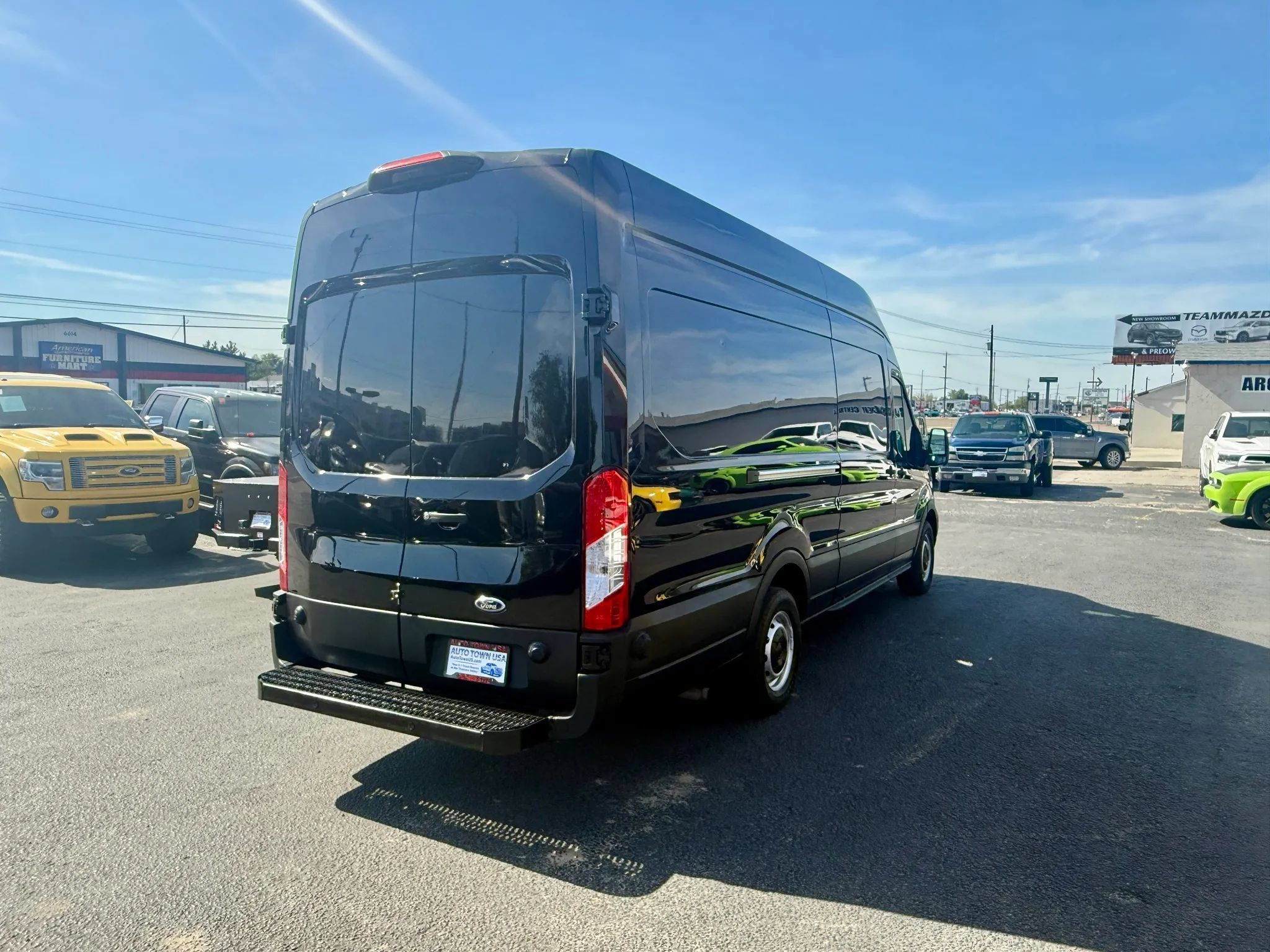 Used 2020 Ford Transit 250 148 High Roof Extended w/ Load Area Protection Package RWD image 5