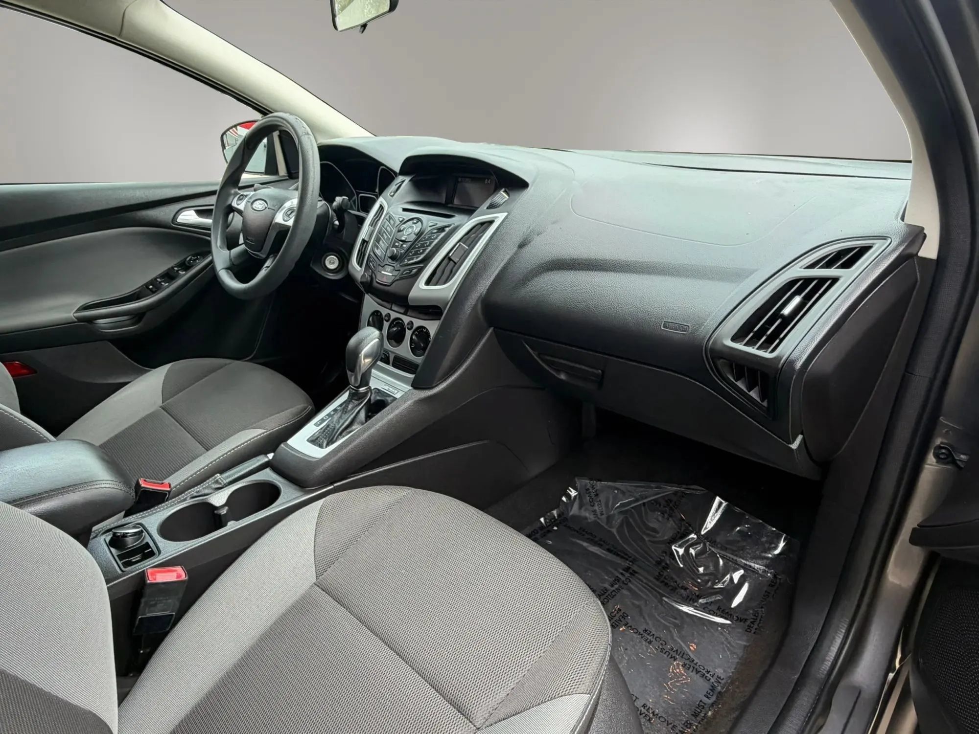 Used 2014 Ford Focus SE FWD image 11