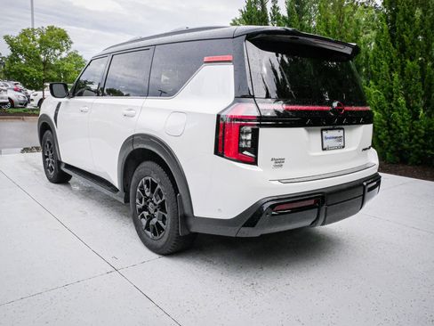 Used 2025 Nissan Armada PRO-4X AWD/4WD image 8
