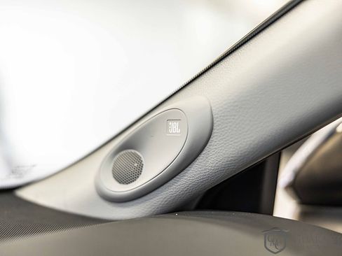 Used 2020 Toyota Camry XLE image 33