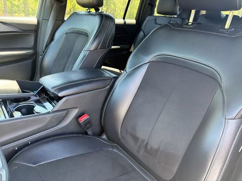 Used 2023 Jeep Grand Cherokee L Laredo AWD/4WD image 14