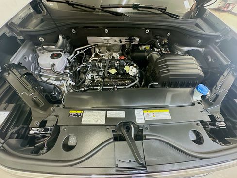 Used 2025 Volkswagen Atlas SE AWD/4WD image 37