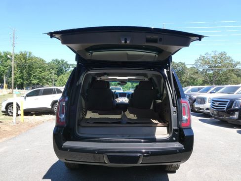 Used 2017 GMC Yukon SLT AWD/4WD image 7
