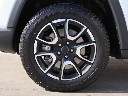 Used 2025 Jeep Compass Trailhawk AWD/4WD image 6