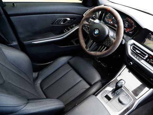Used 2020 BMW 330i Sedan w/ M Sport Package RWD image 25