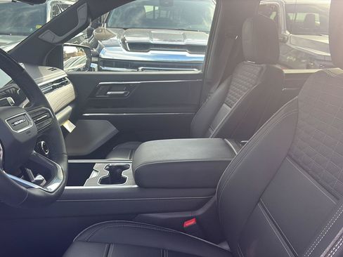 Used 2024 GMC Sierra EV Denali AWD/4WD image 14