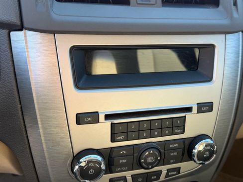 Used 2011 Ford Fusion SE w/ 201A Rapid Spec Order Code image 9