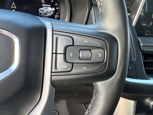 Used 2023 GMC Yukon SLT w/ SLT Luxury Package image 31