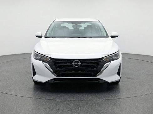 Used 2025 Nissan Sentra SV image 2