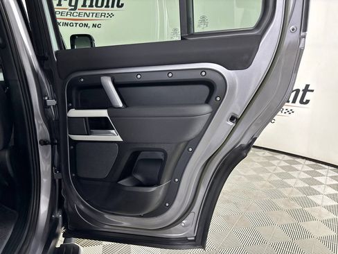 Used 2023 Land Rover Defender 110 X-Dynamic SE AWD/4WD image 26