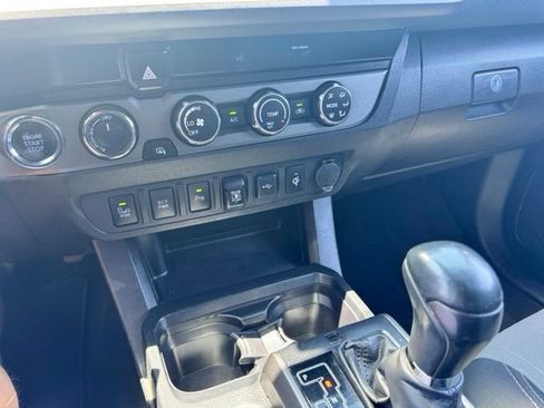 Used 2020 Toyota Tacoma TRD Sport w/ Technology Package AWD/4WD image 24