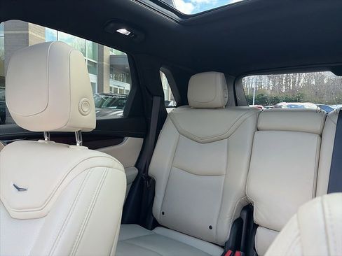 Used 2017 Cadillac XT5 Luxury w/ Driver Awareness Package image 7