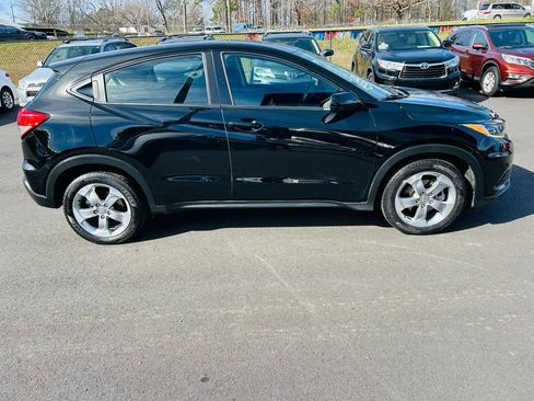 Used 2019 Honda HR-V LX image 6