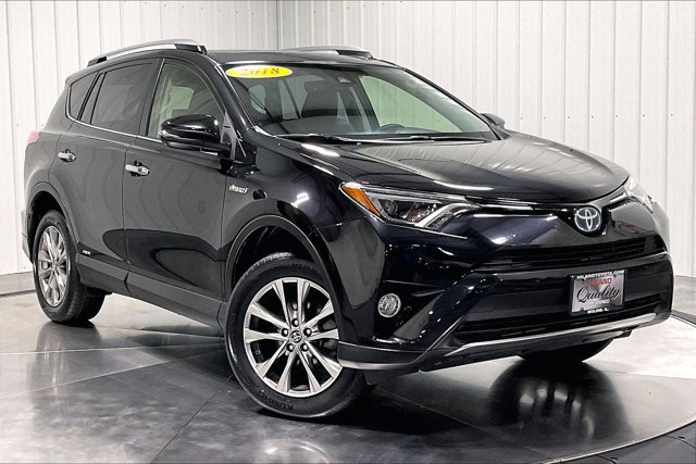 Used 2018 Toyota RAV4 Limited AWD/4WD image 3