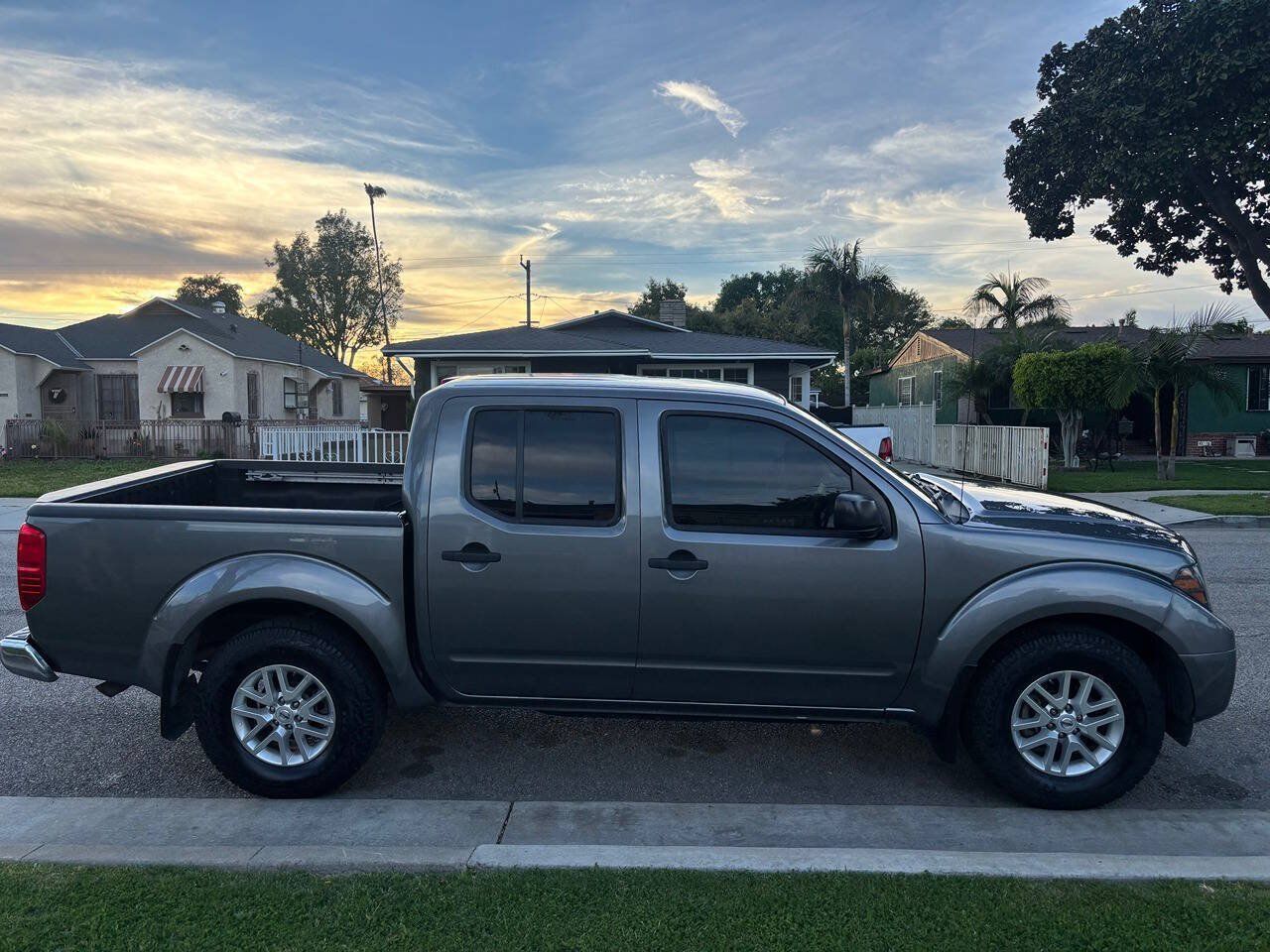 Used 2019 Nissan Frontier SV w/ Value Truck Package RWD image 4