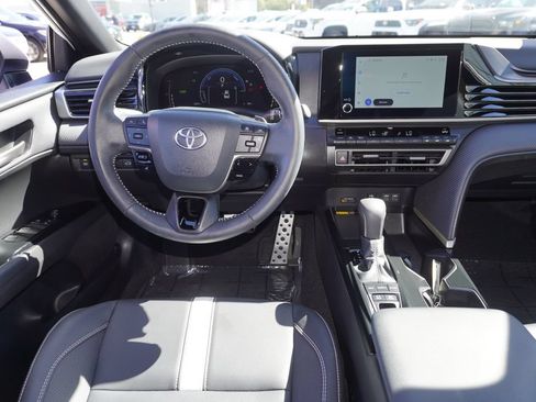 Used 2025 Toyota Camry SE FWD image 9