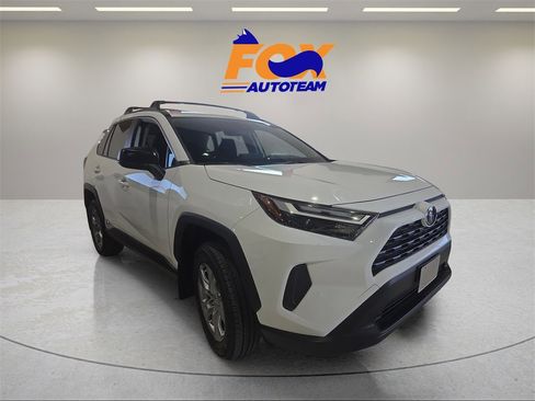 Certified 2025 Toyota RAV4 LE image 4