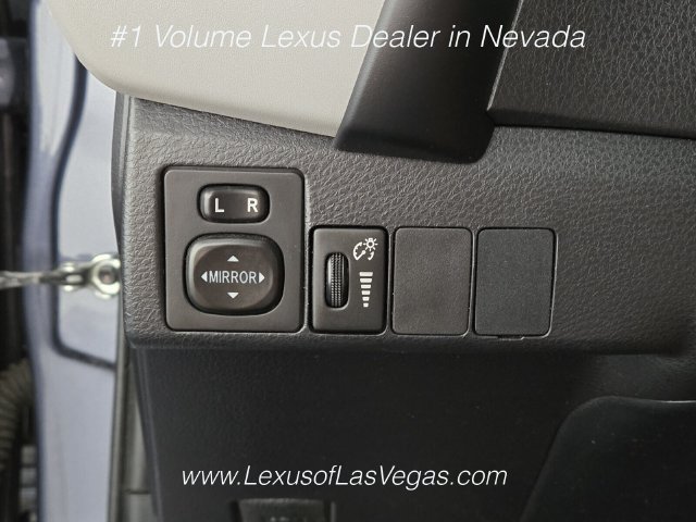 Used 2017 Toyota Corolla LE FWD image 36