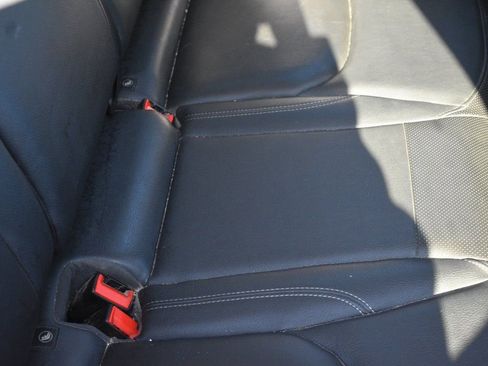 Used 2023 Jeep Renegade Limited image 27