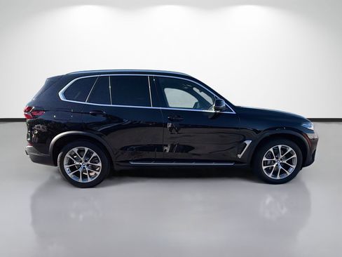 Used 2025 BMW X5 xDrive40i AWD/4WD image 2
