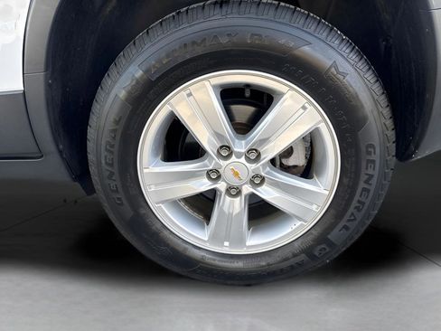 Used 2020 Chevrolet Trax LS AWD/4WD image 8