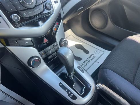 Used 2016 Chevrolet Cruze LT image 20